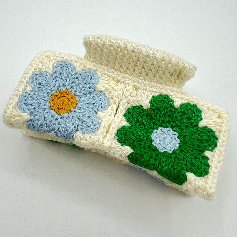 Crochet Hair Clip Cream Green Flower New